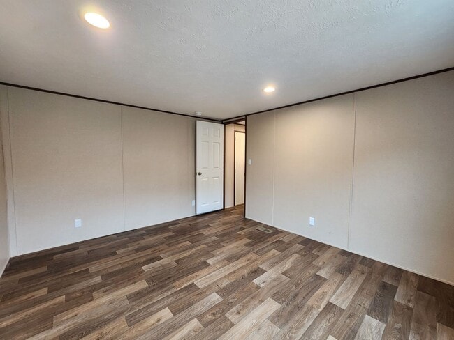 Building Photo - 141 Littleton St