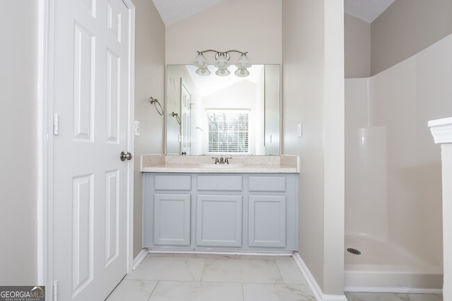Building Photo - 6584 Planters Ct
