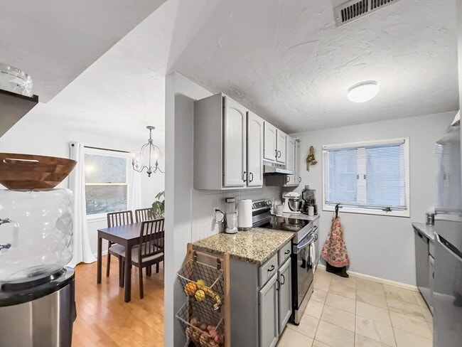 Building Photo - 25 Rockland St
