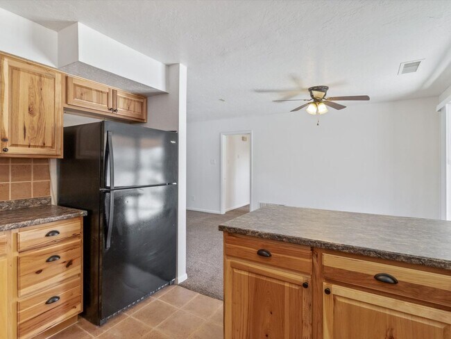 Building Photo - Spacious 4-Bed, 2-Bath Home | Large Backyard| Quick Access to Highway 528 and Other Routes| Pre-L...