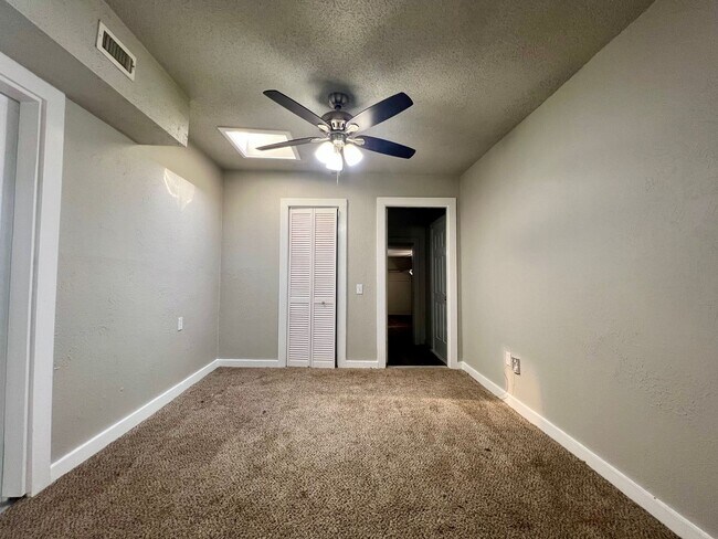 Building Photo - Charming 3 Bedroom Home in Slaton!