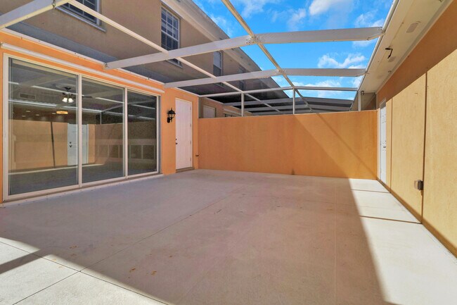 Building Photo - 28721 Alessandria Cir