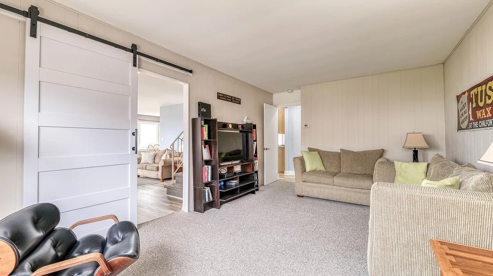 Building Photo - 108 S Newark Ave