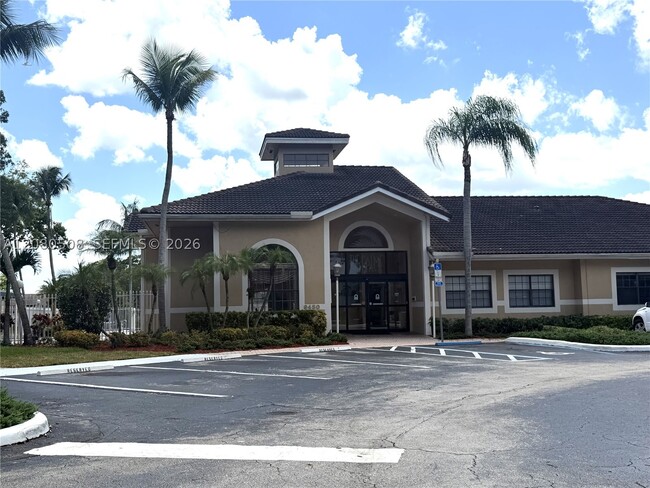 Building Photo - 351 Palm Way