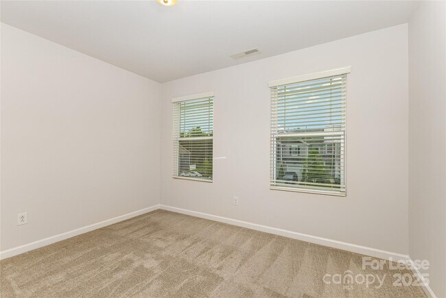 Building Photo - 17112 Carolina Hickory Dr