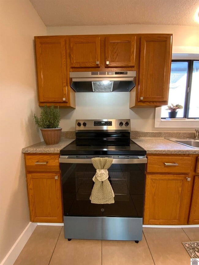 Building Photo - 200 N 31st St