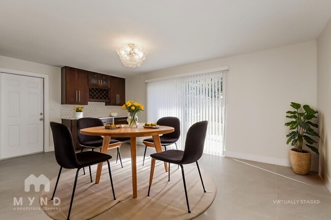 Building Photo - 10100 Paradise Blvd