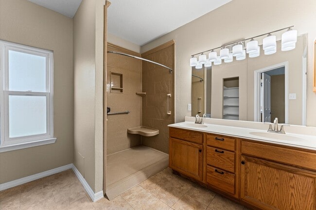 Building Photo - 6219 Springhaven Dr