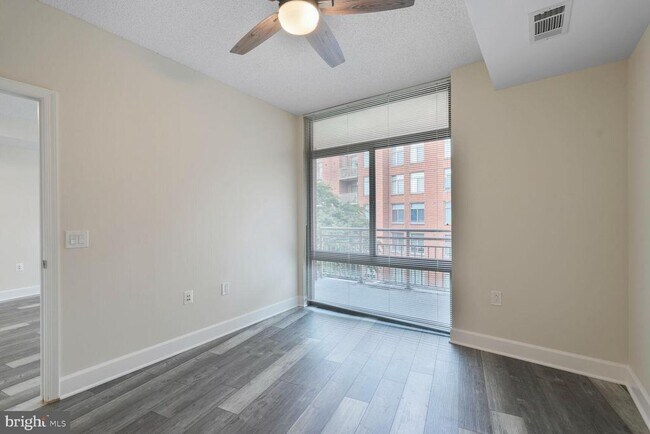 Building Photo - 3600 S Glebe Rd