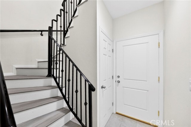 Building Photo - 525 W Woodcrest Ave