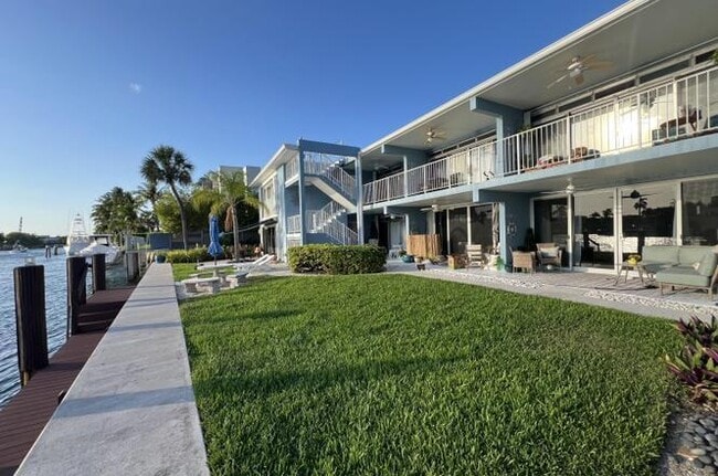 Building Photo - 55 NE Spanish Trail