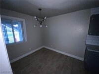 Building Photo - 466 E Sunset Rd