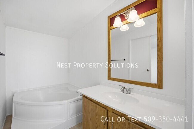 Building Photo - 15824 WA-262
