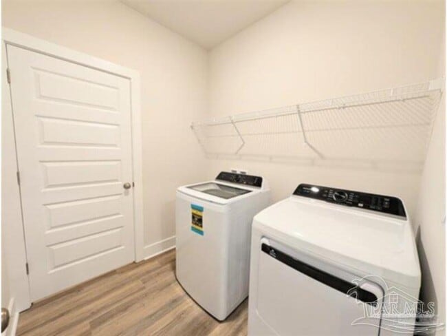 Building Photo - 9907 Starling Dr