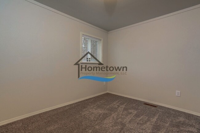 Building Photo - 3 Bed 1 Bath Coeur D'Alene Home with Single Car Garage!