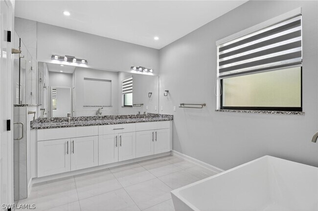 Building Photo - 2326 6th Ave SE