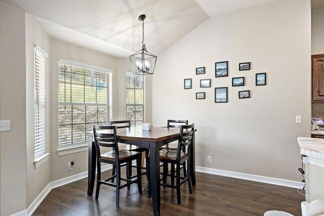 Building Photo - 714 Newport Dr