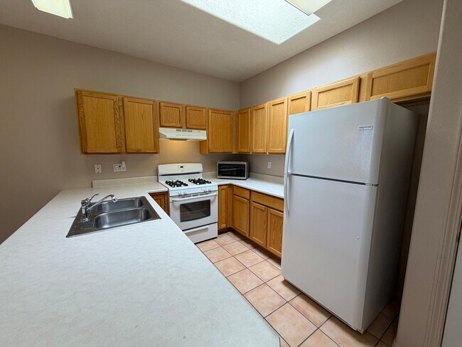 Building Photo - 4516 Holiday Breeze Pl NE