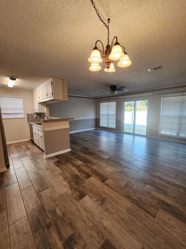 Building Photo - Dunwoody Subdivision