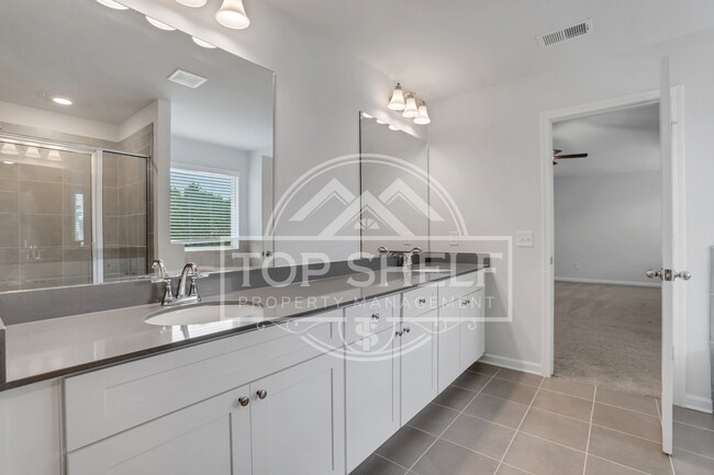 Building Photo - 2256 Cadenza Cir
