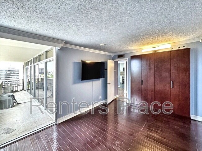 Building Photo - 1502 S Boulder Ave