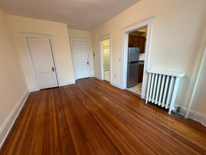 Building Photo - 181 Winthrop Rd