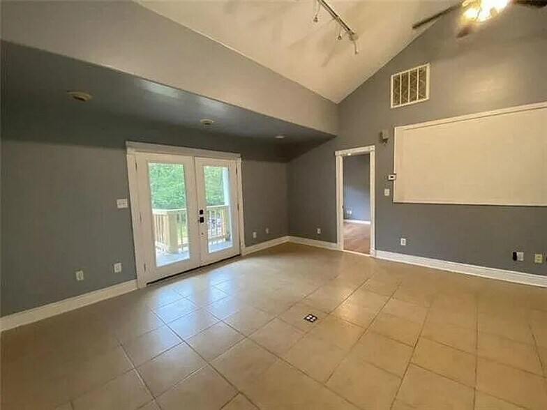 Building Photo - 22239 Prats Rd