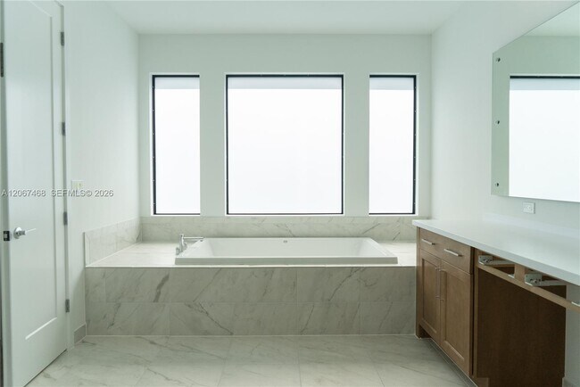 Building Photo - 8151 Laurel Falls Dr