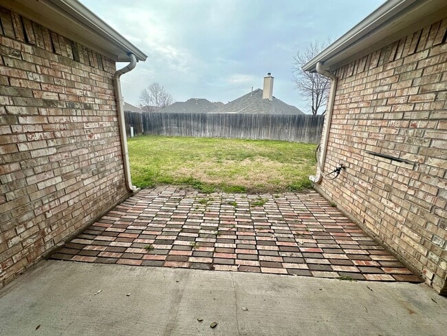 Building Photo - Park Glen Keller ISD Move-In April