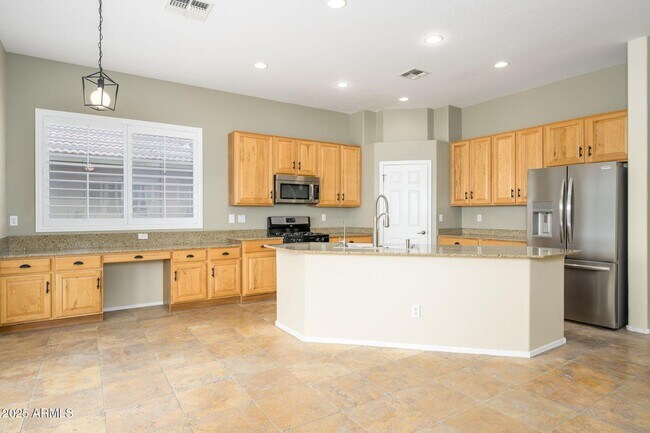 Building Photo - 13824 W Gelding Dr