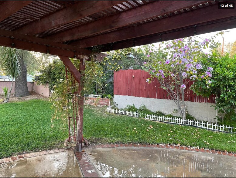 Building Photo - 1085 Riviera Dr