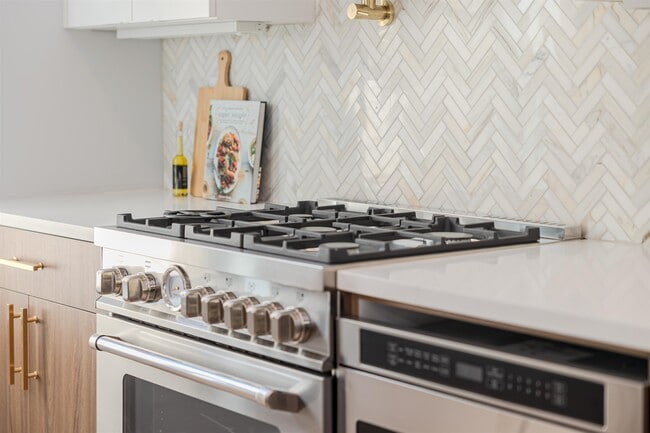 Building Photo - 61 Belmont Ave