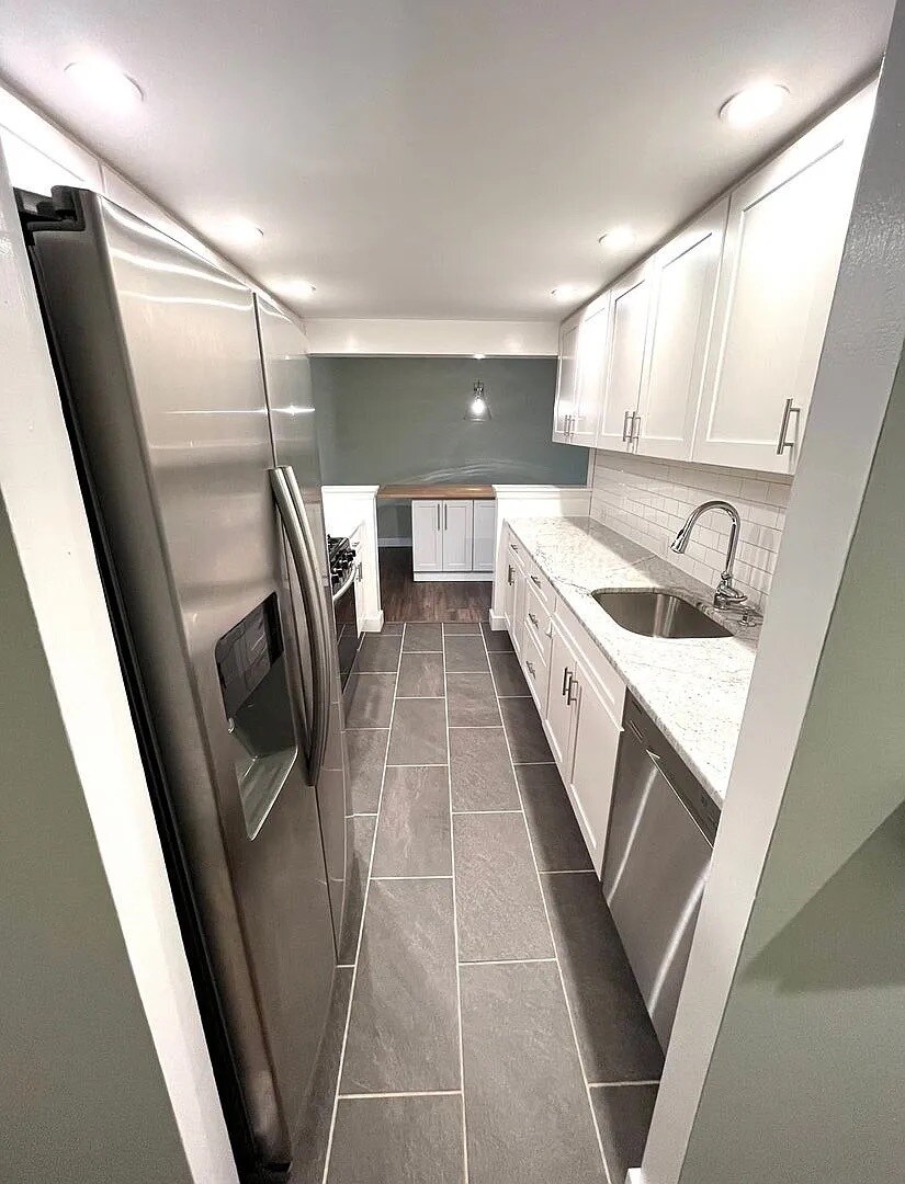 Building Photo - 429 Drummers Ln