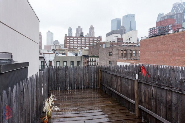 Building Photo - 437 W 53rd St