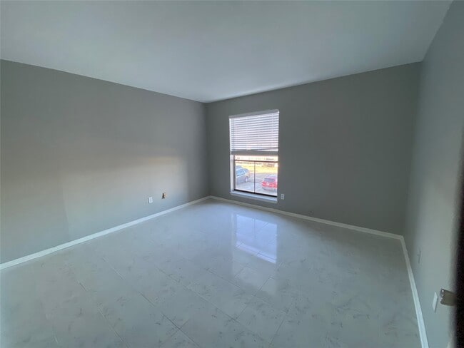 Building Photo - 8431 Hearth Dr