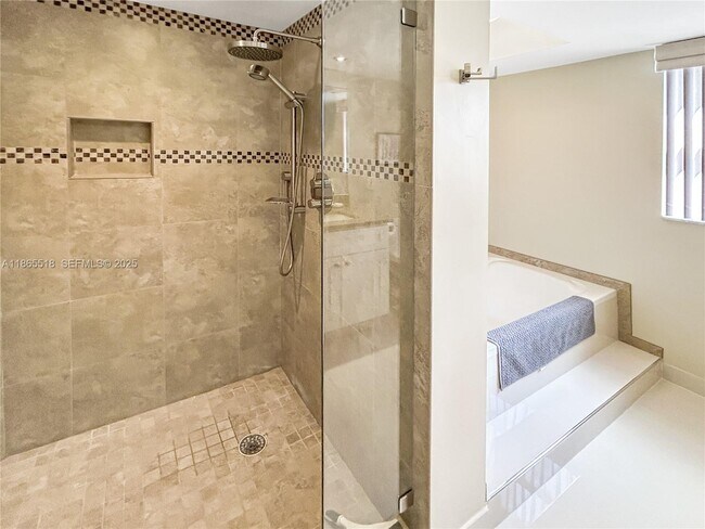 Building Photo - 7300 Radice Ct