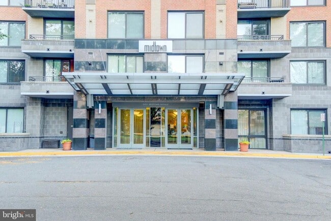 Building Photo - 2451 Midtown Ave