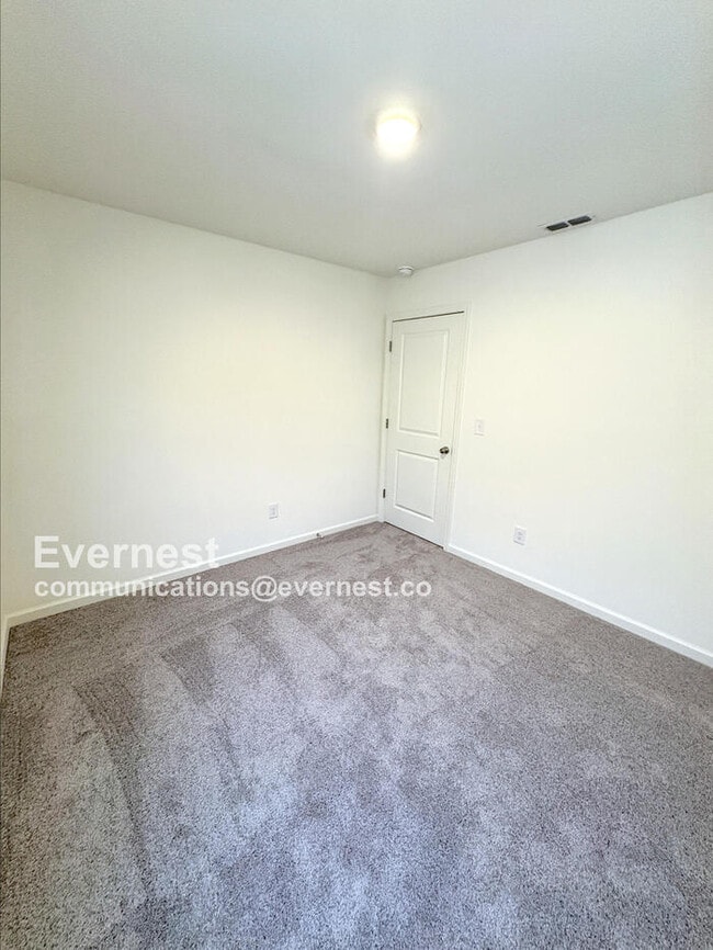 Building Photo - 137 Flowering Cherry St