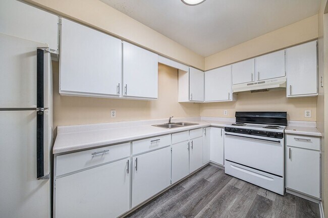 Building Photo - Copeland Avenue 6225 #B