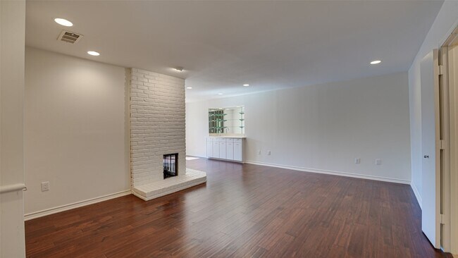 Building Photo - 5818 Orchid Ln