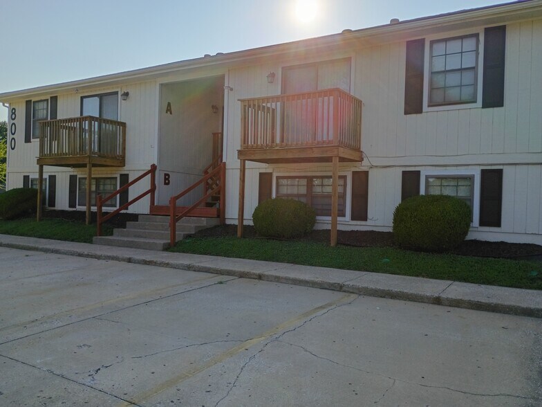 Building Photo - 800 NE Ball Dr