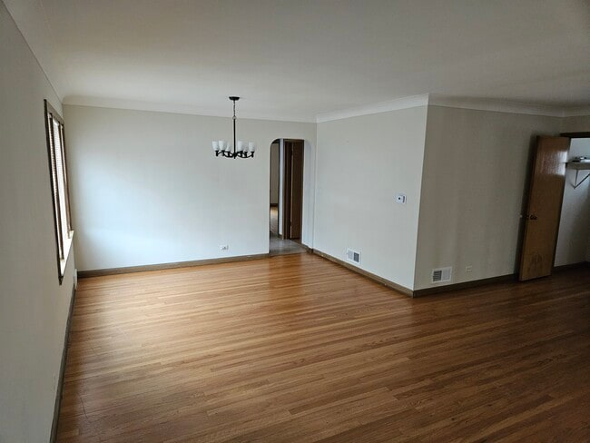 Building Photo - 5401 W Byron St