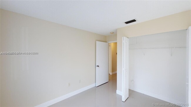 Building Photo - 240 NW 114th Ave