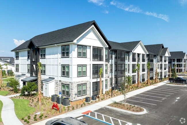 Building Photo - 3020 Base Blvd