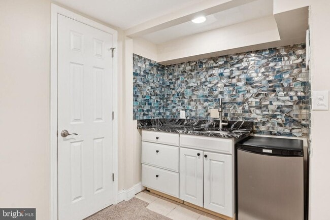 Building Photo - 908 Longfellow St NW