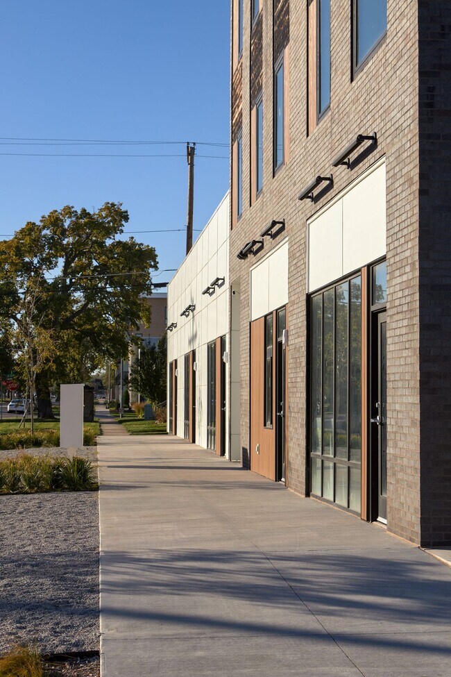 Building Photo - 345 N 23rd St