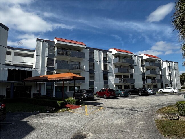 Building Photo - 5900 SW 127th Ave