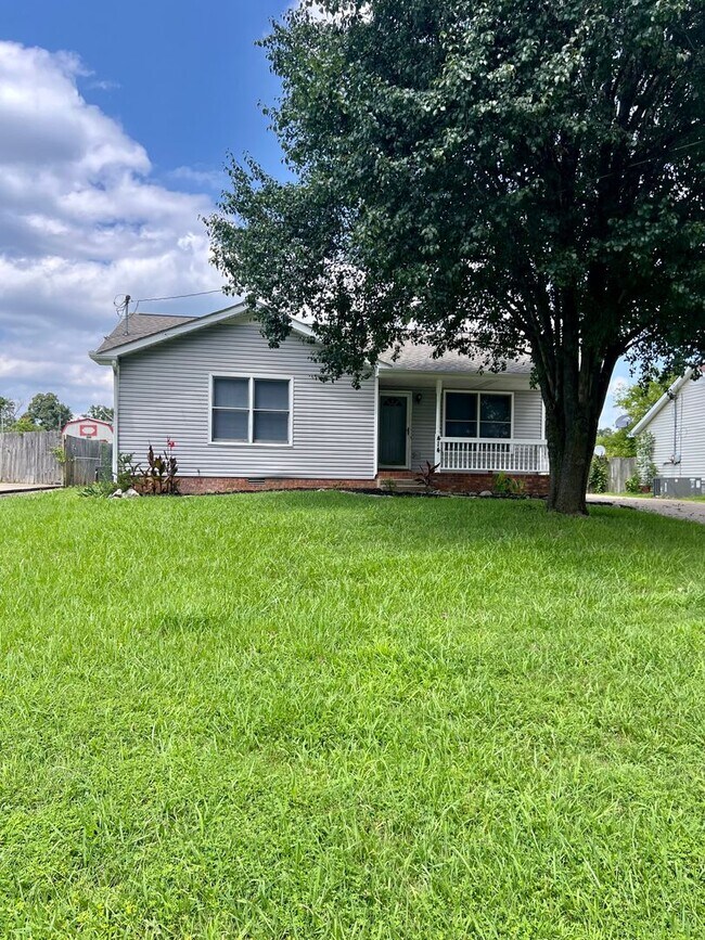 Building Photo - 414 Woodale Dr