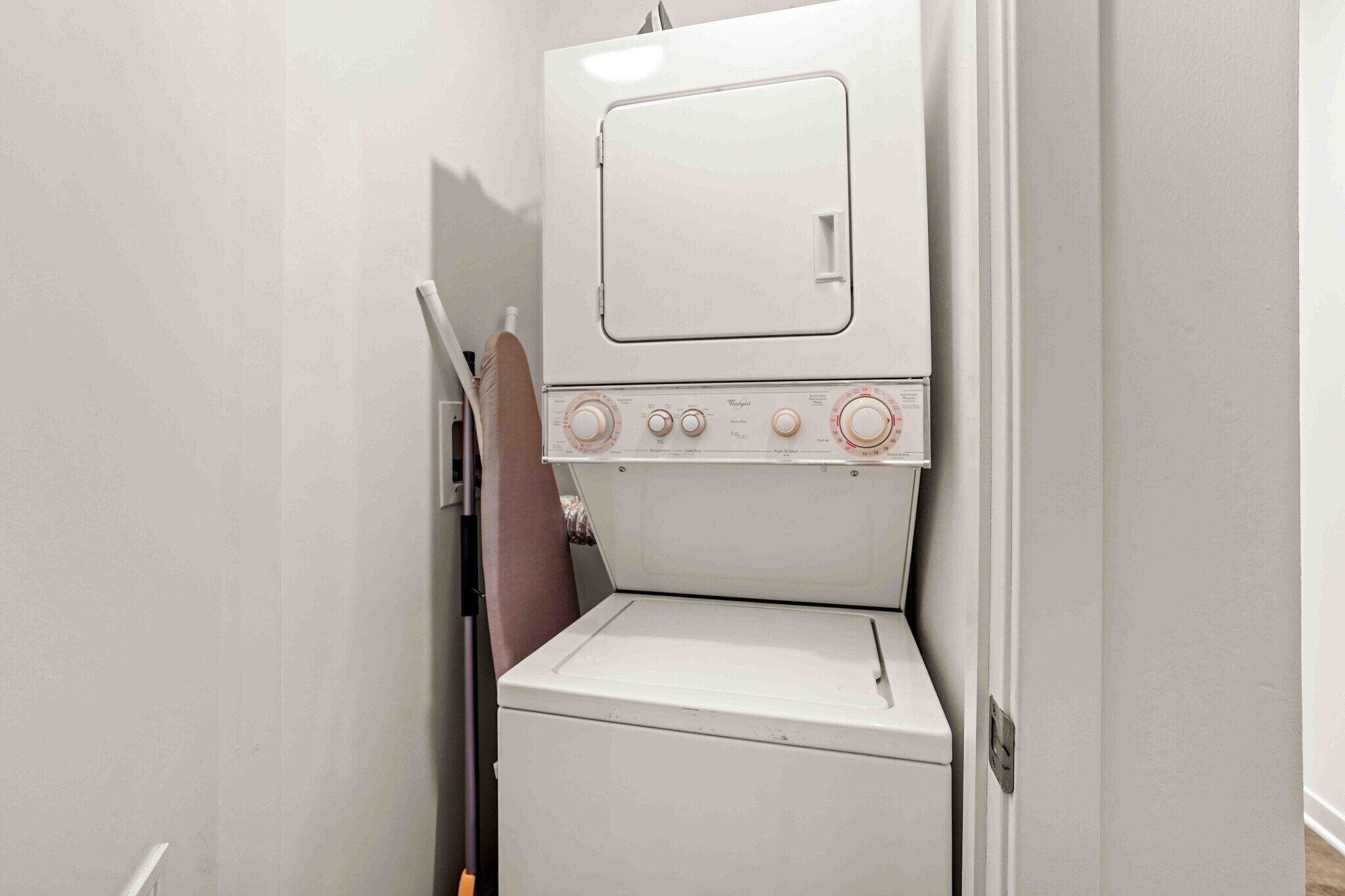 Building Photo - 555 W Kinzie St