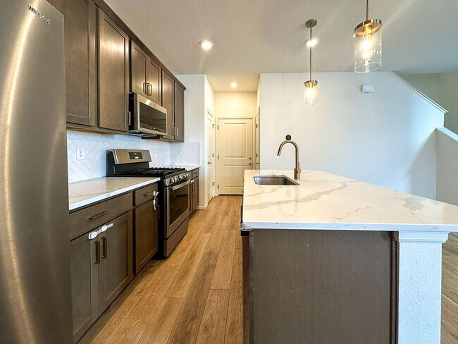 Building Photo - Painted Prairie 3bd 2.5ba paired house by DIA!